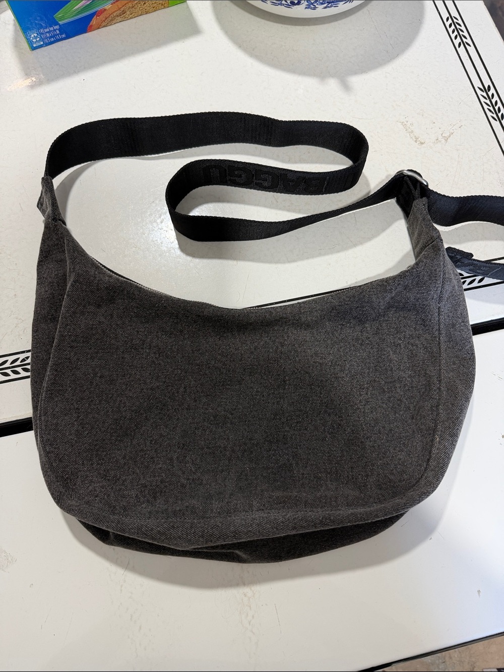 BAGGU Medium Denim Crescent Bag - Washed Black